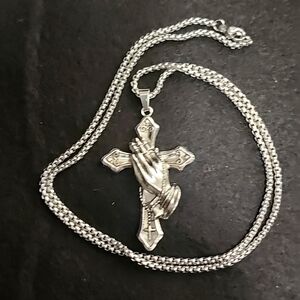 Praying hands 🙏 cross ✝️ Necklace NWT